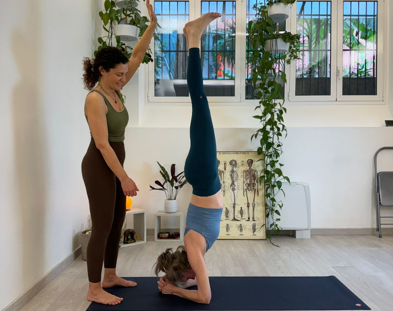 Pincha Mayurāsana con Stephanie al Centered Yoga Studio