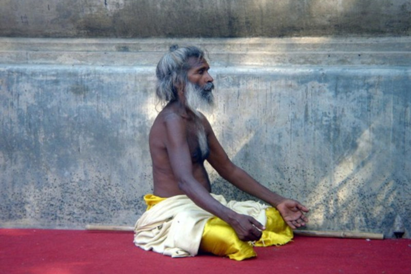 Uomo durante la Meditazione
